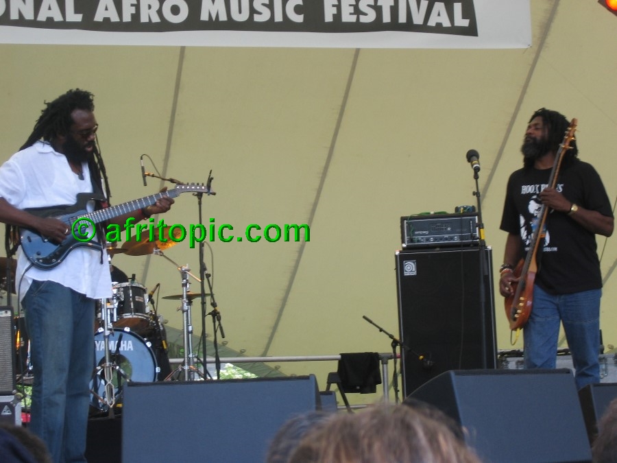 ../Images/AfricaFestival-27-28May05 247.jpg